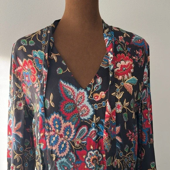 Alice + Olivia Floral Romper. Size S - Picture 4 of 8